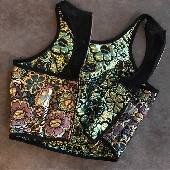 Unique Floral Outer Shell Top - Picture 6 of 7